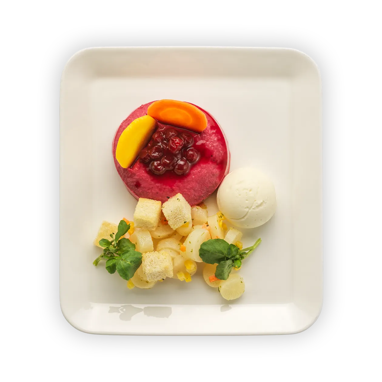 Randenmousse-Timbale mit Preiselbeeren und Frischkäse