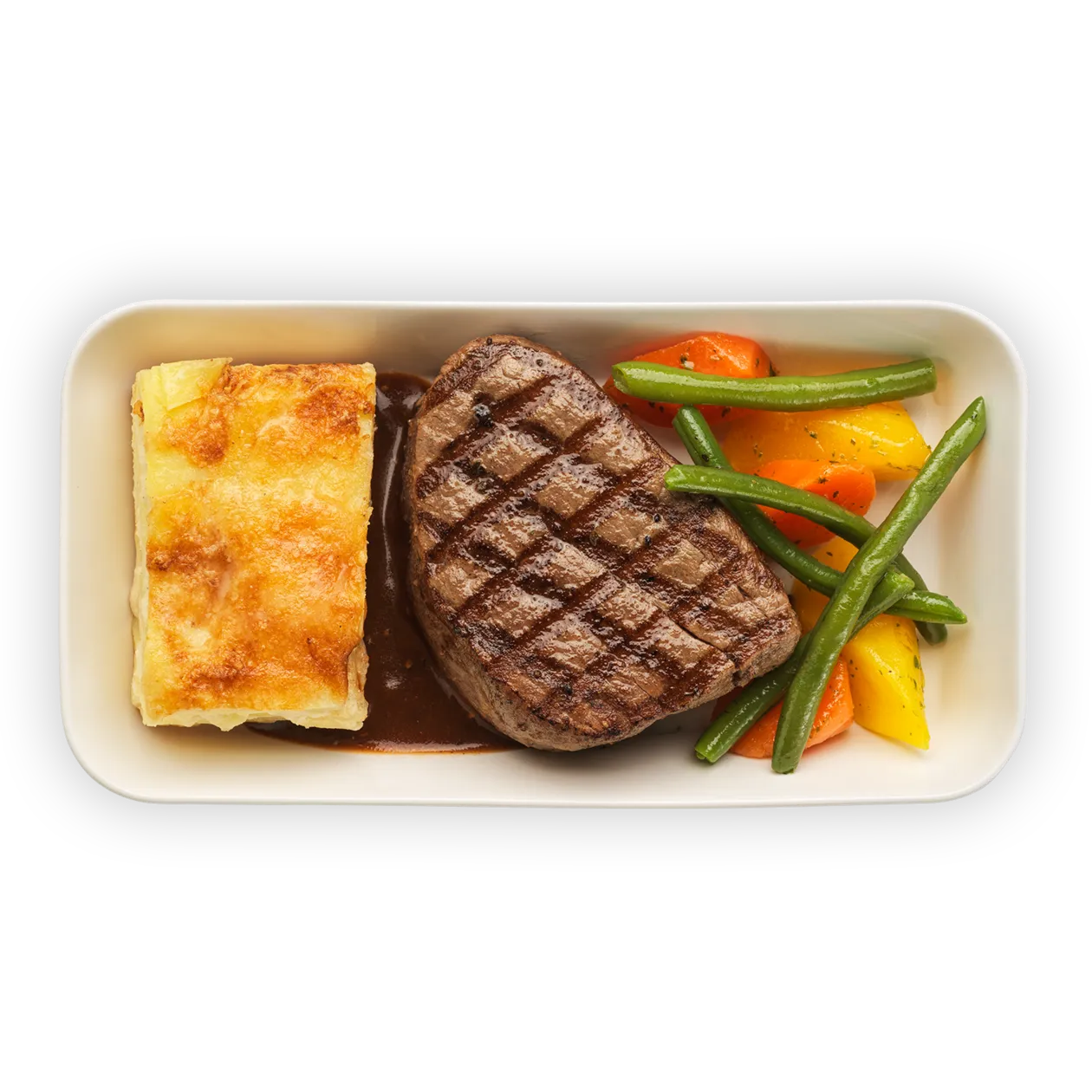 Grilliertes Rindsfilet mit Schalotten-Rotweinsauce | Kartoffelgratin | grüne Bohnen und Karotten